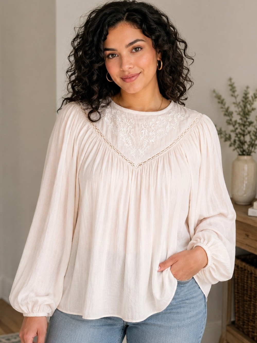 Philosophy Cream Embroidered Peasant Blouse M.  NWT